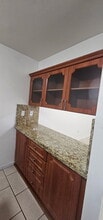 1900 W 54th St, Unit 102 in Hialeah, FL - Building Photo - Building Photo