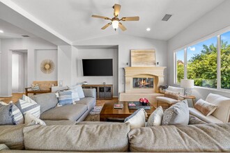 44260 Vía Coronado in La Quinta, CA - Building Photo - Building Photo