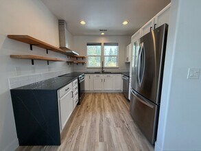 61025 Lodgepole Dr in Bend, OR - Building Photo - Building Photo