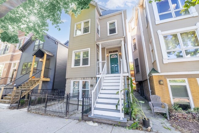 2638 Wilton N Ave, Unit 1 in Chicago, IL - Building Photo - Building Photo