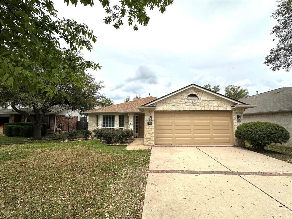 4716 Hoffman Dr in Austin, TX - Building Photo