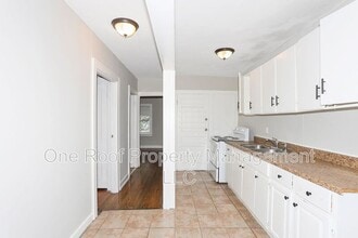 3223-3225 E 8th St in Kansas City, MO - Building Photo - Building Photo
