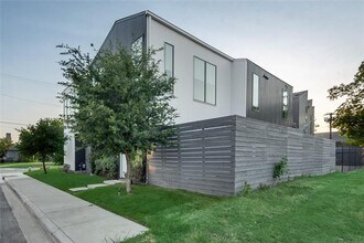1504 Burlew St in Dallas, TX - Building Photo - Building Photo