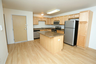 Collins Place Apartments in Mandan, ND - Building Photo - Interior Photo