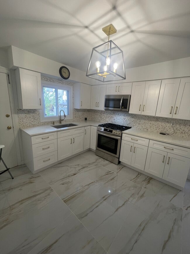 737 Linden Ave in Elizabeth, NJ - Building Photo - Building Photo