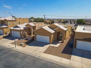 3658 Grand Bahamas Dr in El Paso, TX - Building Photo - Building Photo