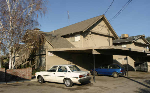 Sharon Apartments in Fresno, CA - Building Photo