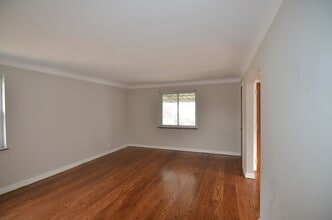 7233 Brookcrest Dr, Unit 2 in Cincinnati, OH - Foto de edificio - Building Photo