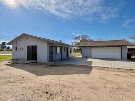 11366 Chamberlaine Way in Adelanto, CA - Building Photo
