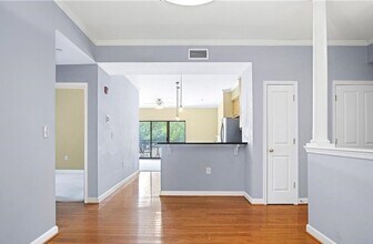 230 Nat Turner Blvd in Newport News, VA - Building Photo - Building Photo