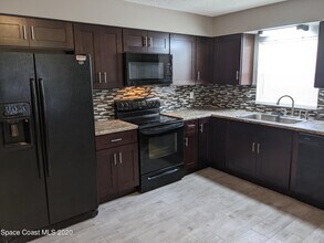 152 E Towne Pl in Titusville, FL - Building Photo - Building Photo