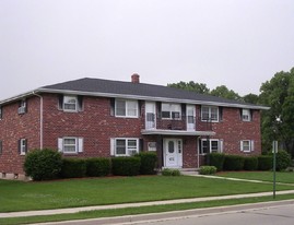 475 Fairway Dr Apartments