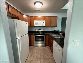 3145 E Flamingo Rd in Las Vegas, NV - Building Photo - Building Photo