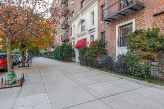 315 Saint Johns Pl in Brooklyn, NY - Building Photo - Building Photo