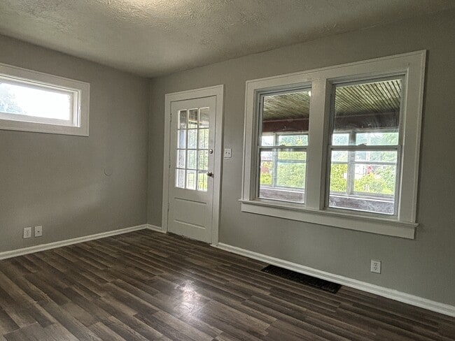 1401 N Gladstone Ave in Indianapolis, IN - Building Photo - Building Photo