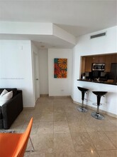 801 Brickell Key Blvd, Unit 1506 in Miami, FL - Building Photo - Building Photo