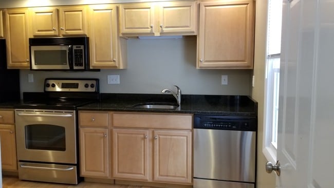 66 Haskell St, Unit #4, Unit #4