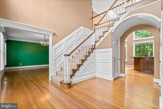 1301 Daviswood Dr in McLean, VA - Building Photo - Building Photo