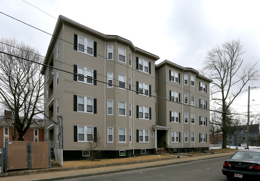 138 Newbury St in Brockton, MA - Building Photo