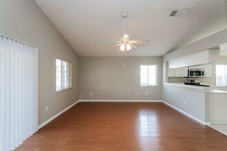 28454 Meadowrush Way in Zephyrhills, FL - Building Photo - Building Photo