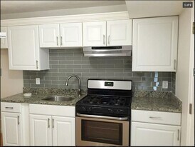 712 Shawmut Ave in Boston, MA - Building Photo