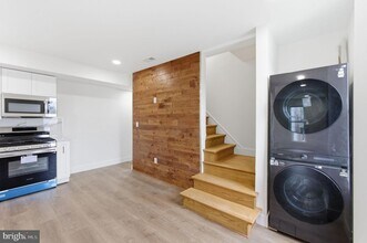 213 Hermitage St in Philadelphia, PA - Foto de edificio - Building Photo