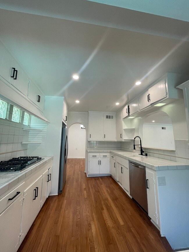 11688 Bellagio Rd in Los Angeles, CA - Building Photo - Building Photo