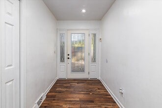 5708 Bridlewood Dr in Cave Spring, VA - Building Photo - Building Photo