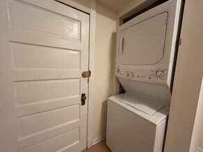 2554 W Eastwood Ave, Unit 1 in Chicago, IL - Building Photo - Building Photo