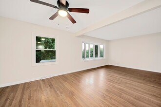 2614 Burlington Ave in Downers Grove, IL - Foto de edificio - Building Photo