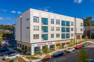 The Skylark in Atlanta, GA - Building Photo - Building Photo