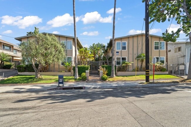 839-845 Glenway Drive in Inglewood, CA - Foto de edificio - Building Photo