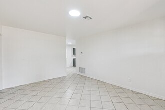 1605 E Park Pl in Oklahoma City, OK - Building Photo - Building Photo