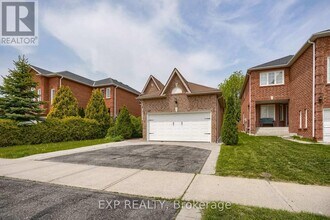 22 Parnell Crescent in Whitby, ON - Building Photo - Building Photo