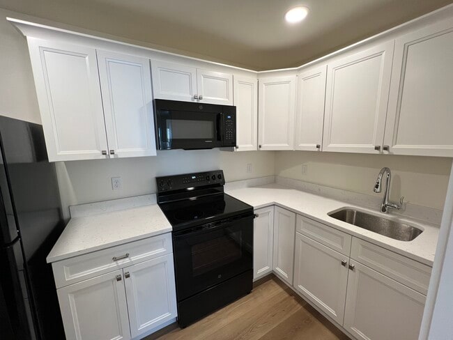 1461 W King St, Unit 2, Unit 2