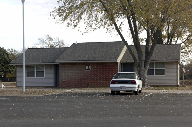 Bull Dogger Apartments in Dewey, OK - Building Photo - Building Photo