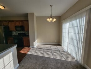 63 Melrose Ct in South Elgin, IL - Building Photo - Building Photo