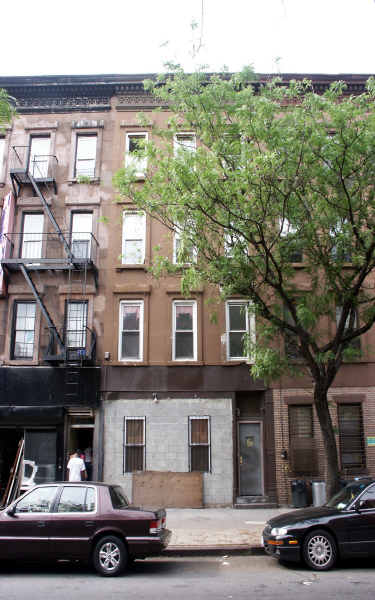 565 Gates Ave in Brooklyn, NY - Building Photo