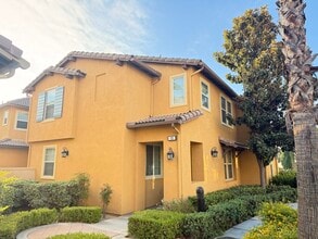 8090 Cornwall Ct in Rancho Cucamonga, CA - Foto de edificio - Building Photo