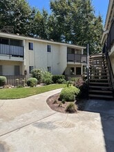 Sycamore Glen Apartments in Orange, CA - Building Photo - Building Photo