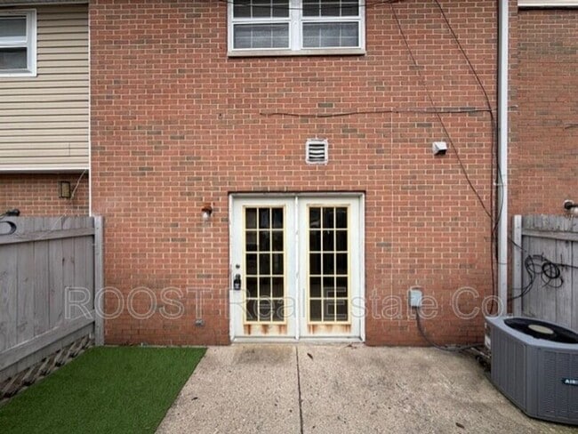 6881-6887-6887 Emerald Ave in Enon, OH - Building Photo - Building Photo