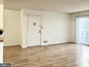 6 Kite Ct in Trenton, NJ - Building Photo - Building Photo