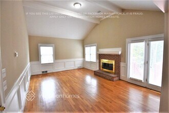 5055 Shadow Path Ln SW in Lilburn, GA - Foto de edificio - Building Photo