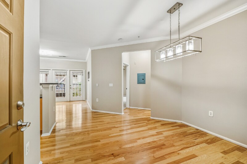 11800 Old Georgetown Rd in North Bethesda, MD - Building Photo