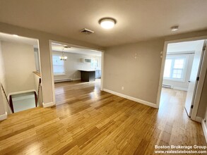 114 Buttonwood St, Unit 1 in Boston, MA - Building Photo - Building Photo