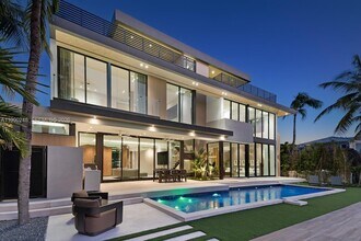 641 Flamingo Dr in Fort Lauderdale, FL - Building Photo - Building Photo