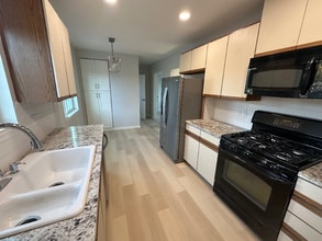822 E 11th St in Pittsburg, CA - Building Photo - Building Photo