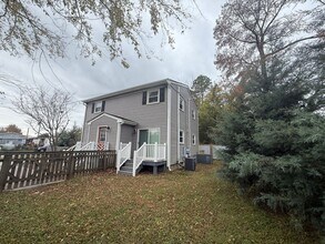 3806 Simms Rd in Norfolk, VA - Building Photo - Building Photo