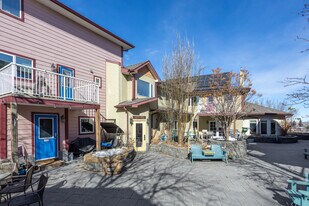 402 30 Av NE in Calgary, AB - Building Photo