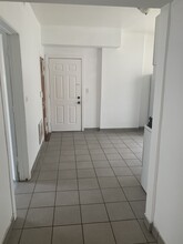 1700 N Kedvale Ave, Unit 1R in Chicago, IL - Building Photo - Building Photo